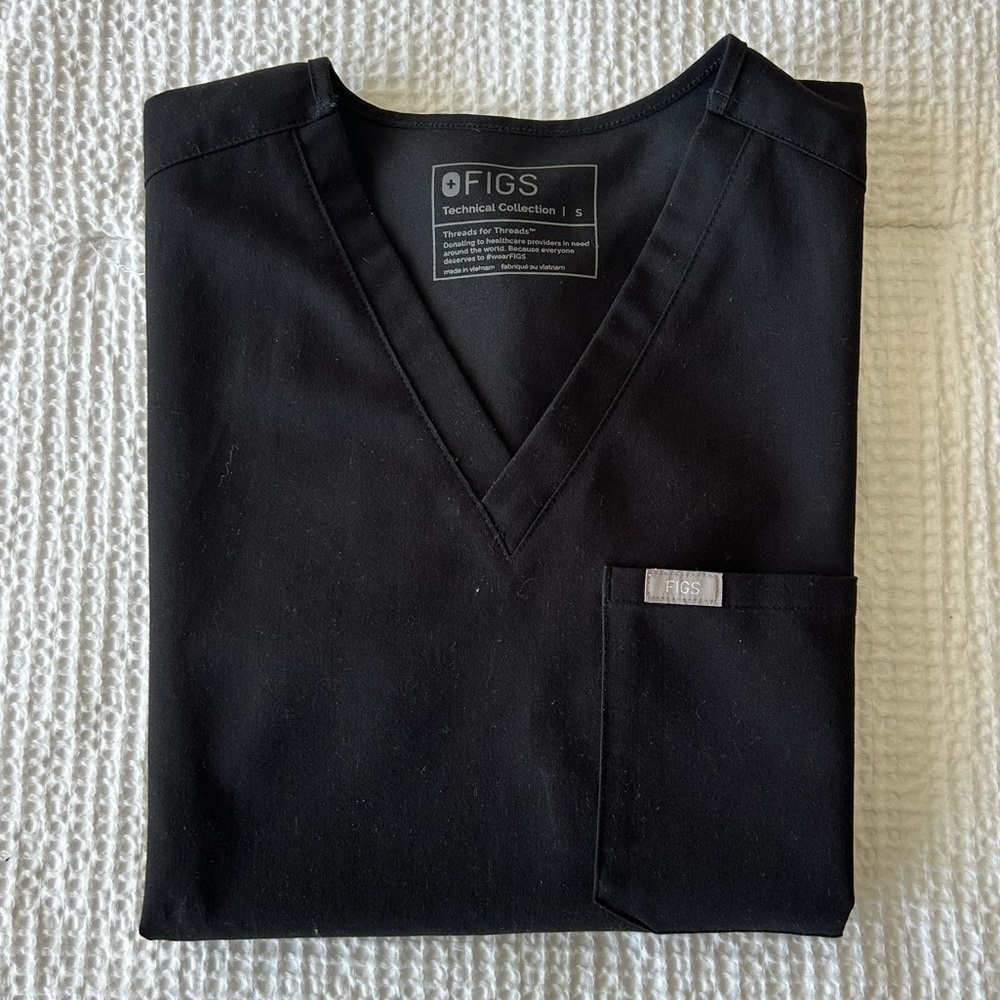 FIGS Catarina One-Pocket Scrub Top